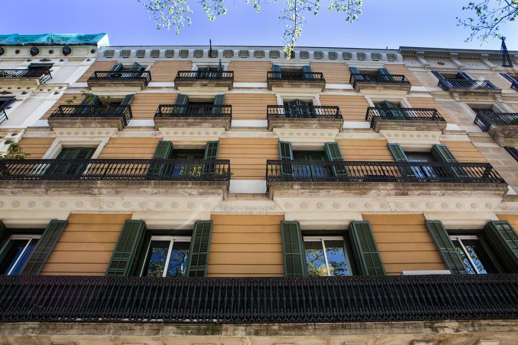 Born (adults Only) * Barcelone
